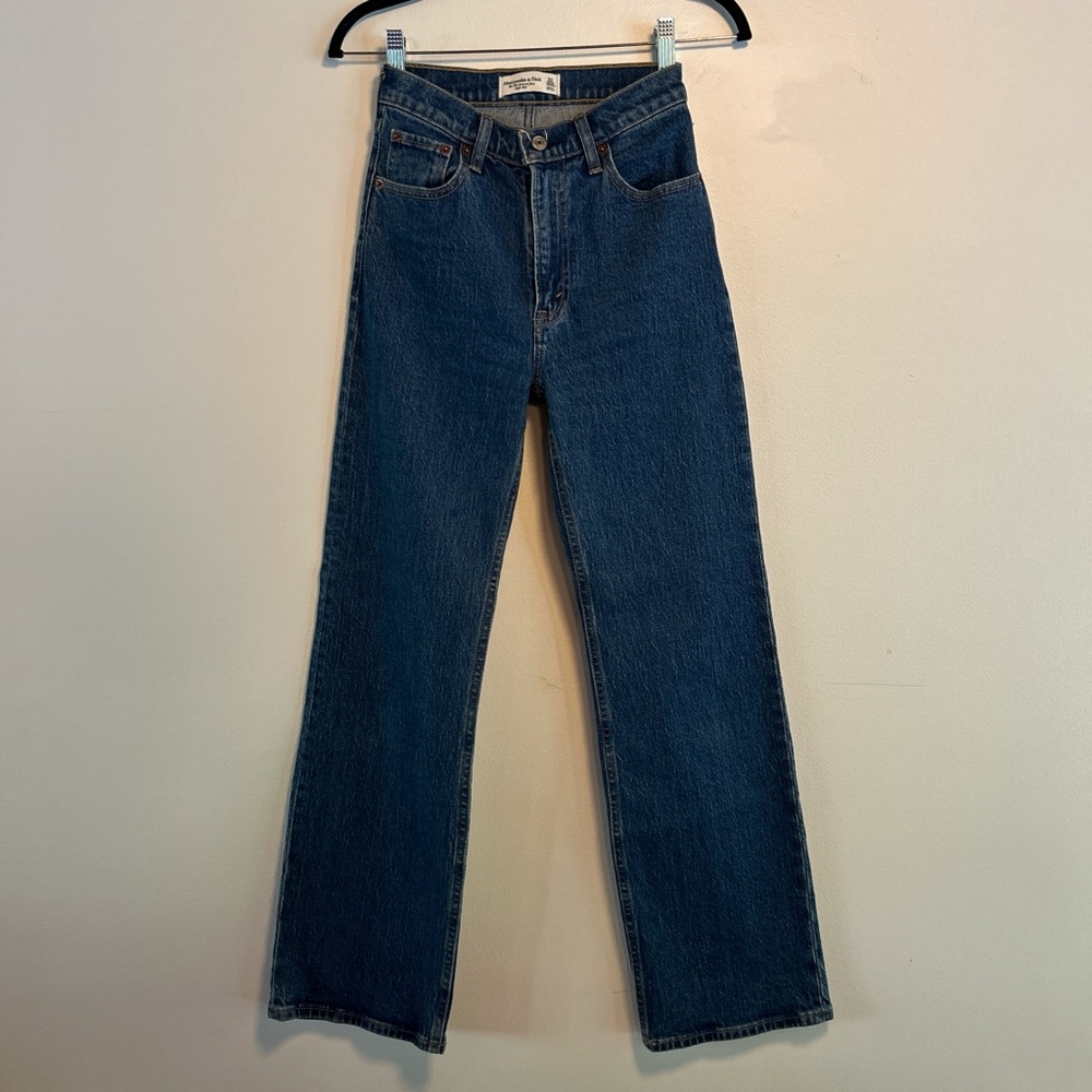 SOLD - Abercrombie & Fitch the 90s relaxed high rise Jean